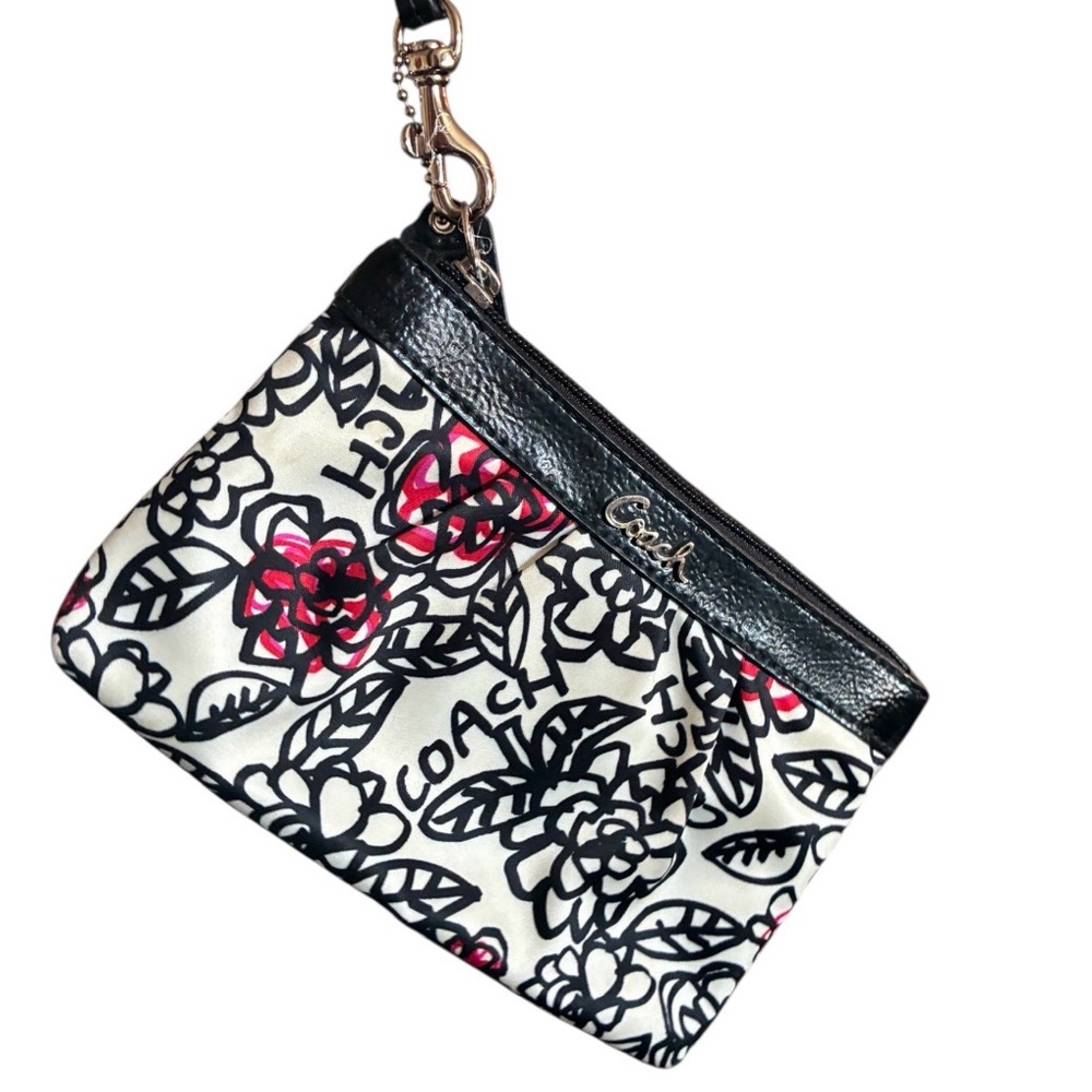 COACH Poppy Wristlet